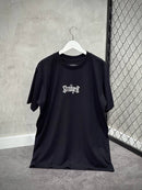 CAMISETA STRANGER “GOTHIC ARCH” - PRETA
